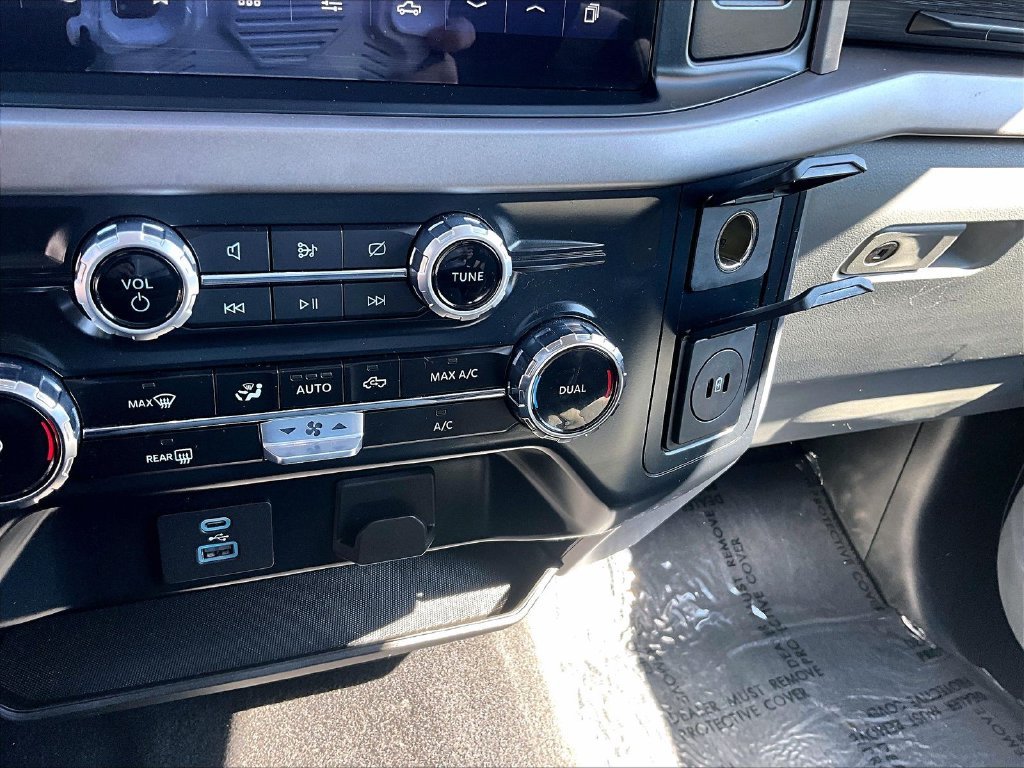Used 2024 Gray Ford XLT image 27