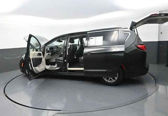 Used 2023 Black Chrysler Touring L image 32