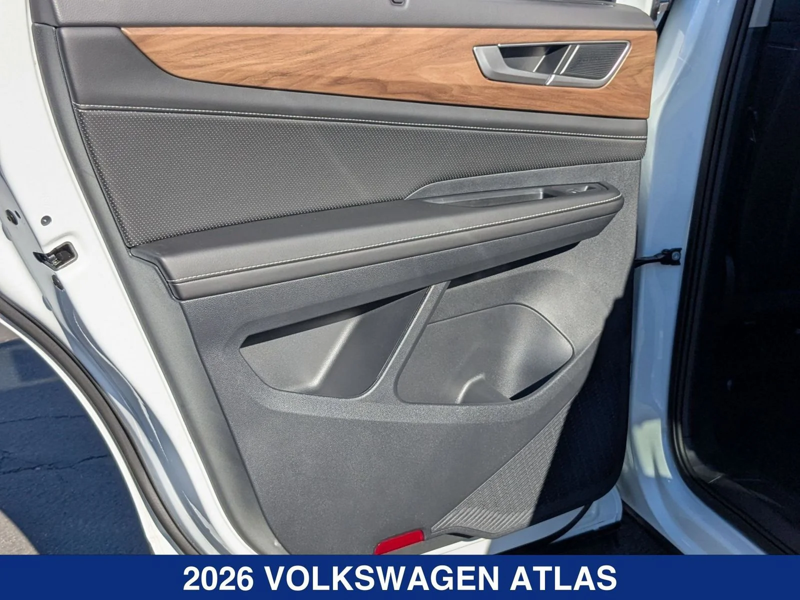 New 2026 Opal White Pearl Volkswagen 2.0T SE w/ Technology image 17