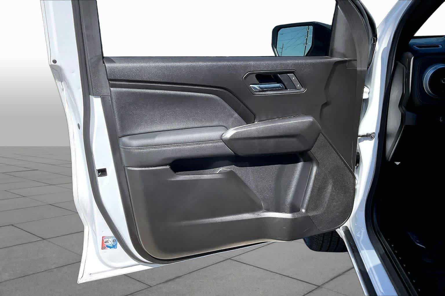 Used 2026 Summit White Chevrolet 2WD LT image 20