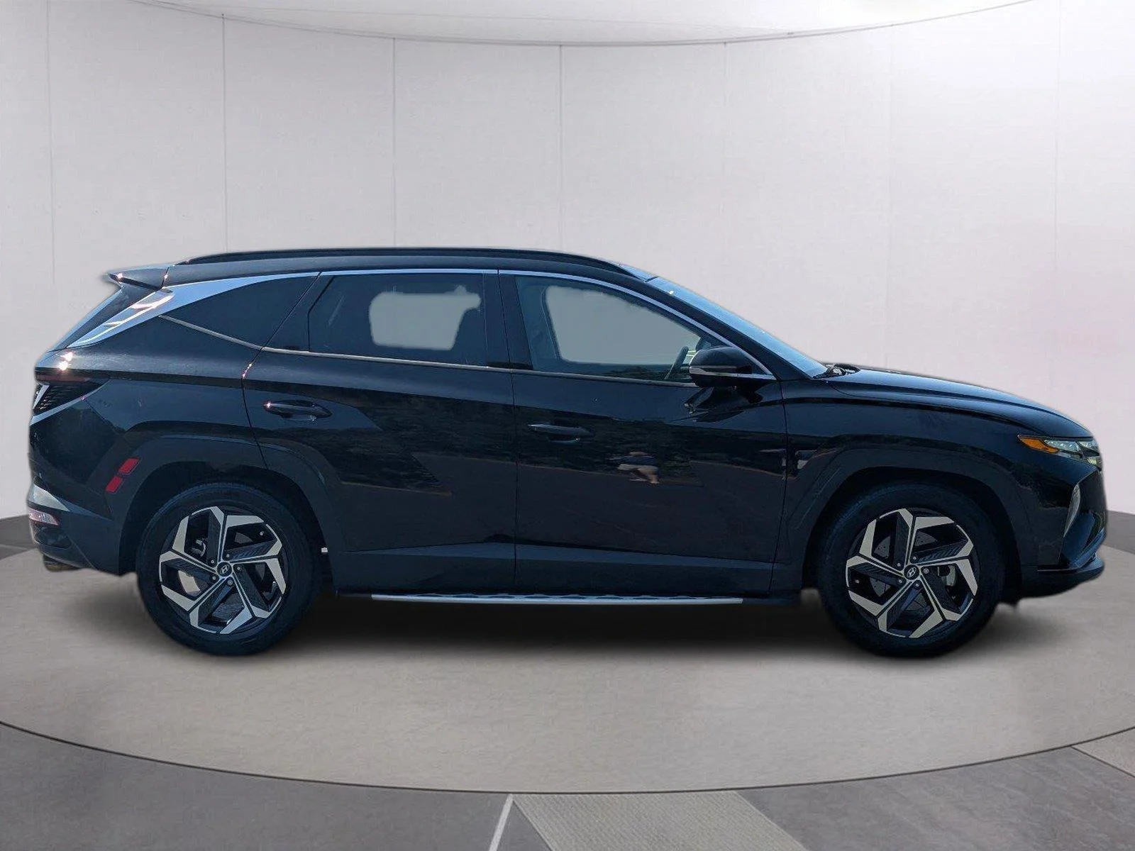 Used 2024 Black Pearl Hyundai Limited image 6