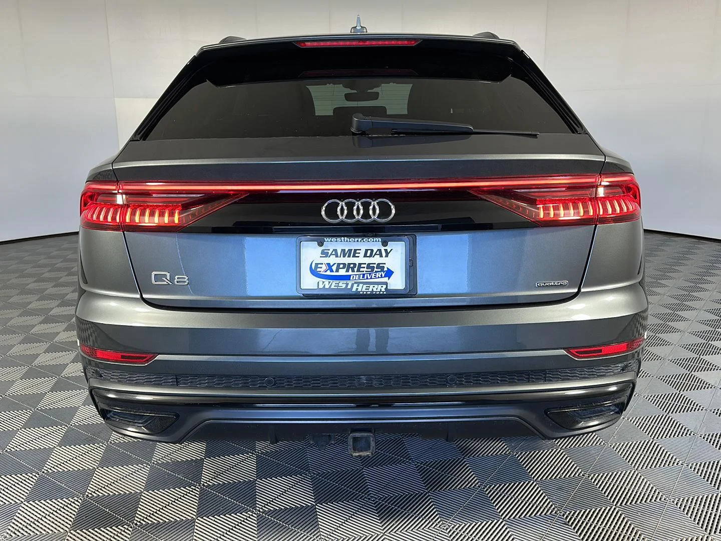 Used 2019 Daytona Gray Pearl Effect Audi Prestige image 6