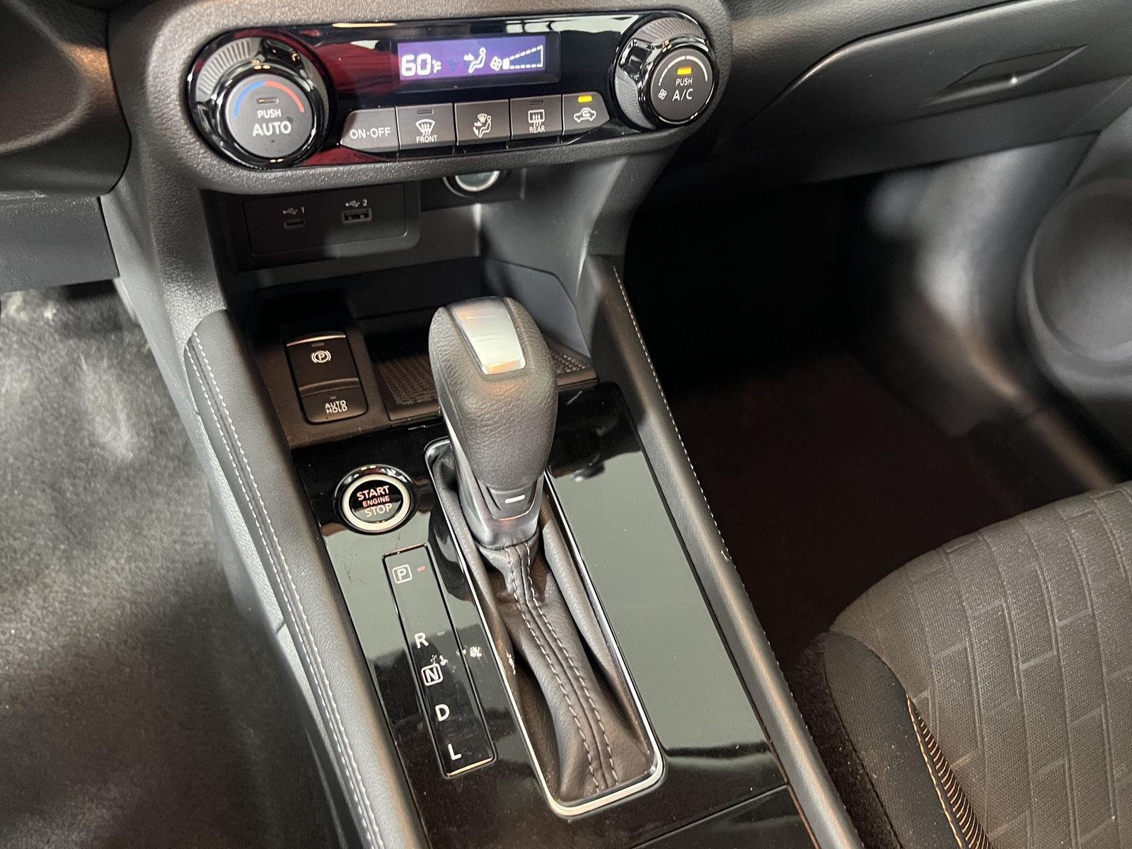 Used 2024 Super Black Nissan SR image 5