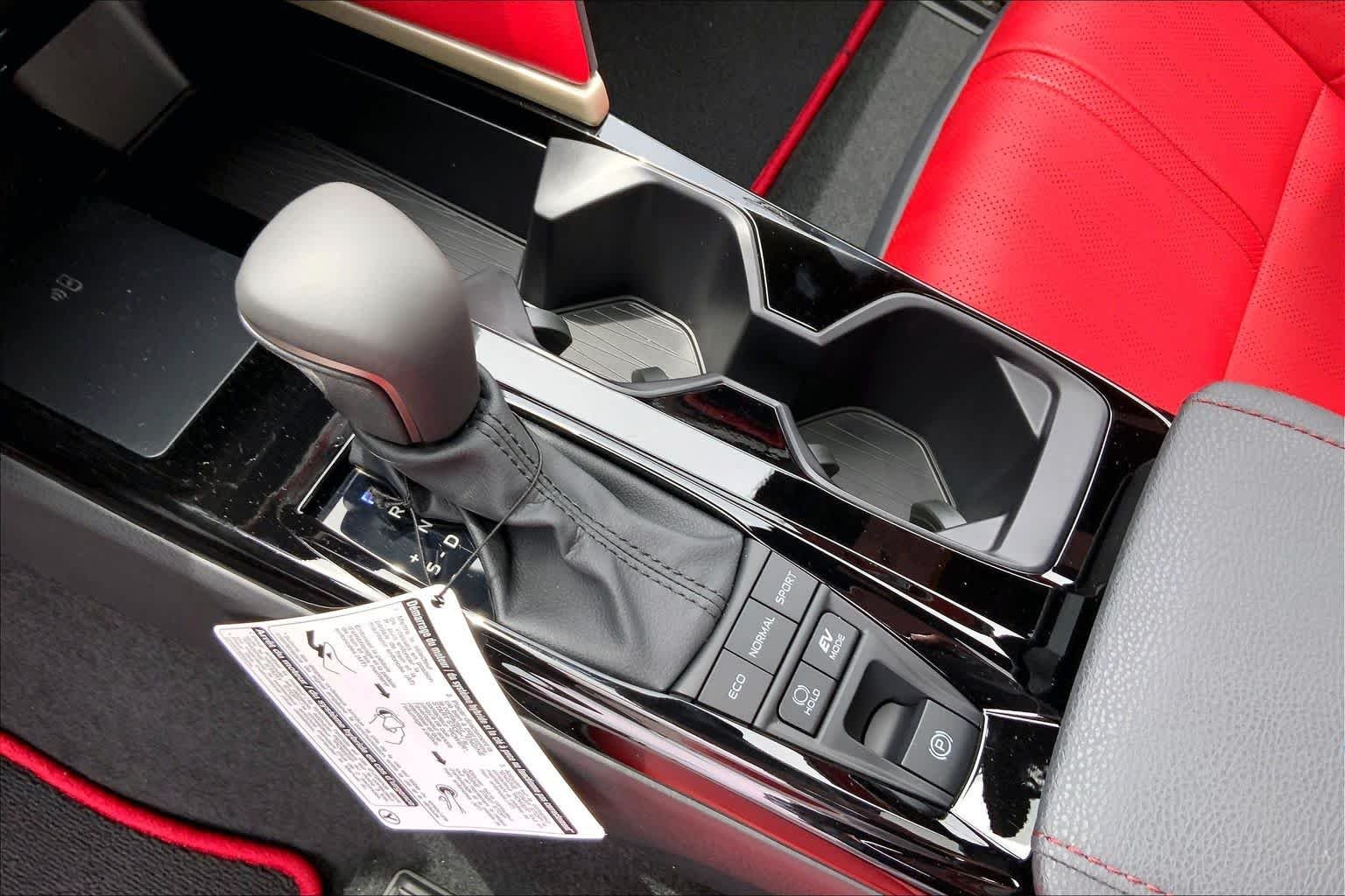 New 2026 Wind Chill Pearl with Midnight Black Metallic roof Toyota XSE image 7