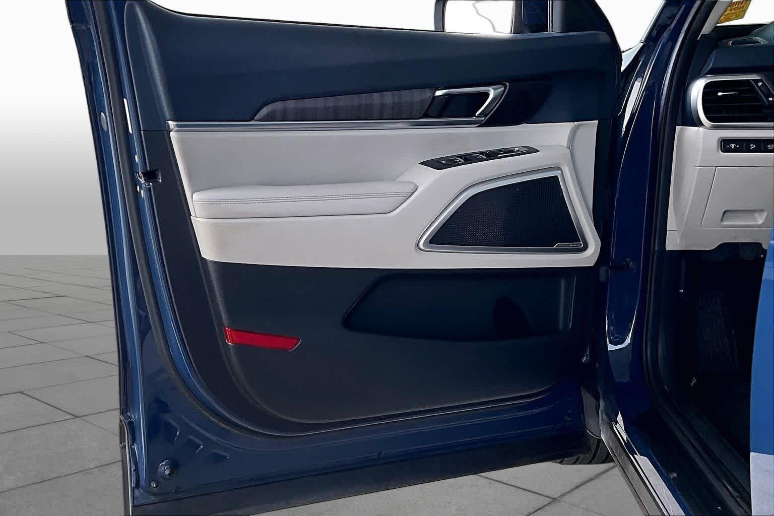 Used 2023 Midnight Lake Blue Kia EX image 22