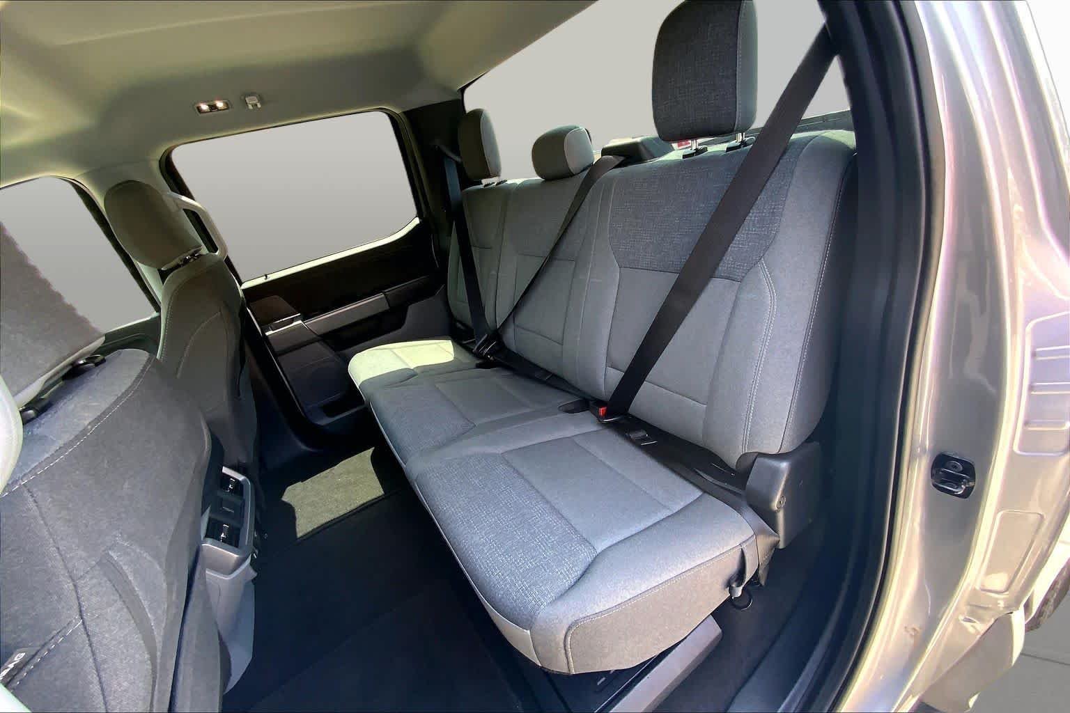 Used 2025 Iconic Silver Ford XLT image 21