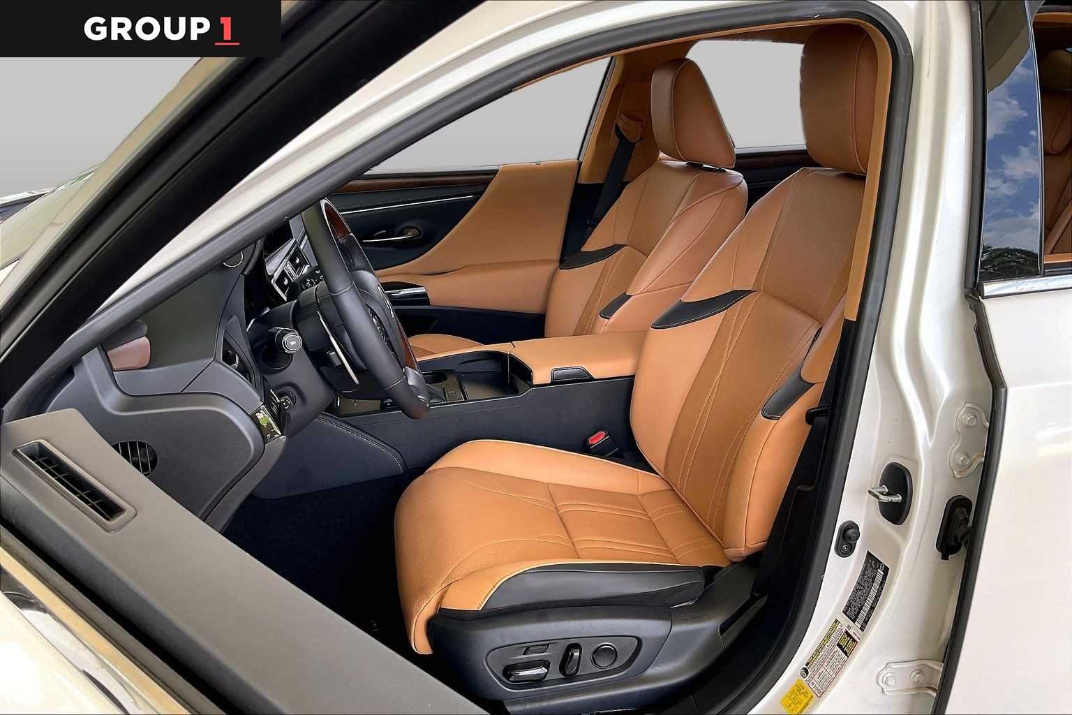 Used 2024 Eminent White Pearl Lexus Luxury image 7