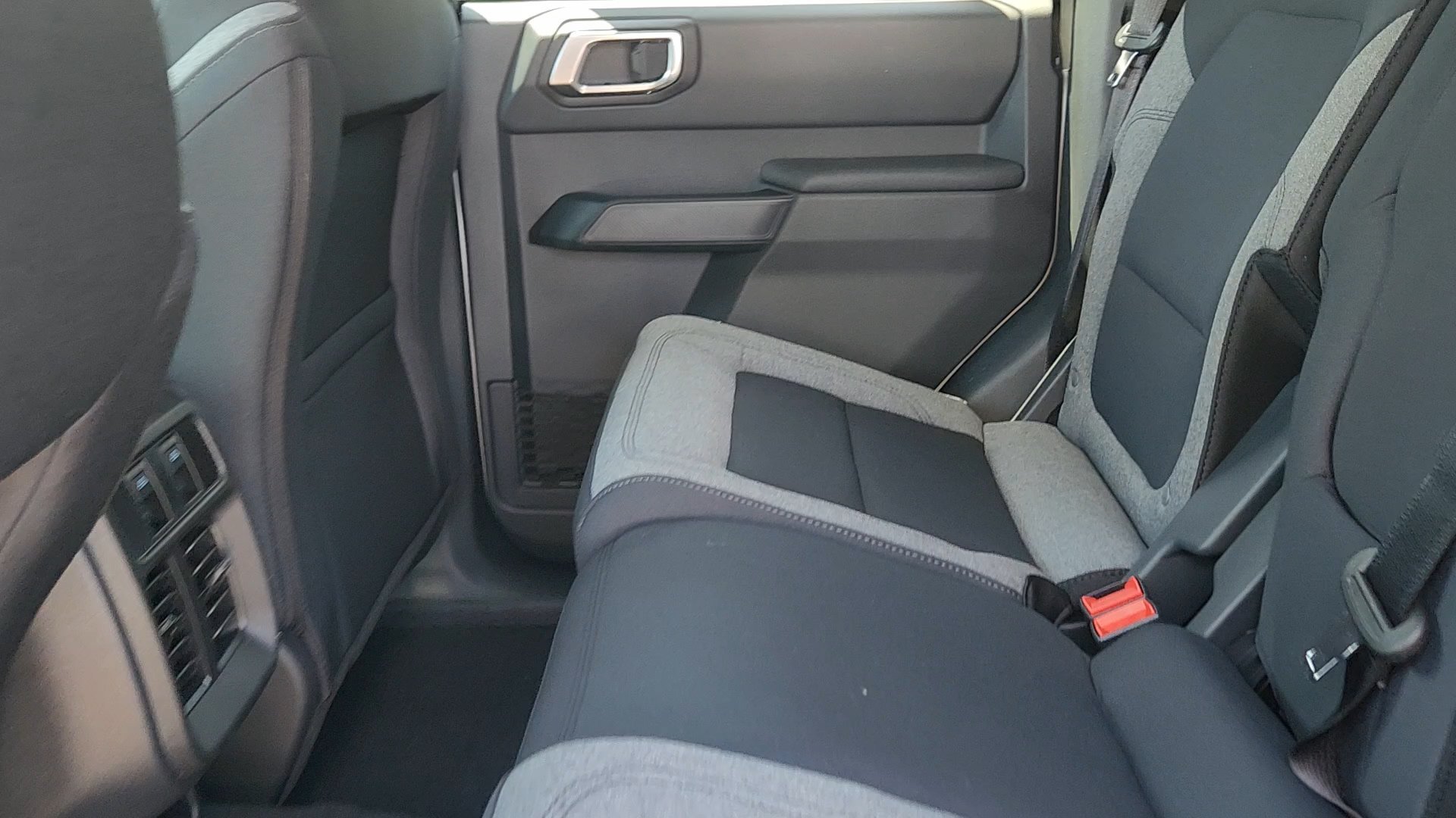 New 2026 Avalanche Gray Ford Big Bend image 34