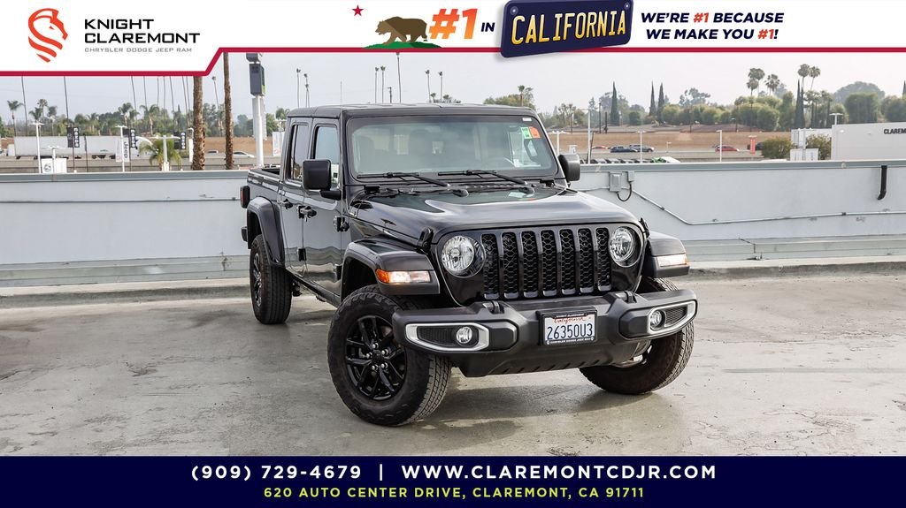 2023 Jeep Gladiator Sport S's photo