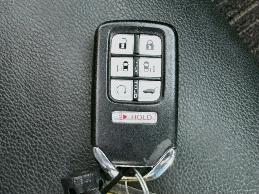 Certified Used 2021 White Honda EX-L image 40