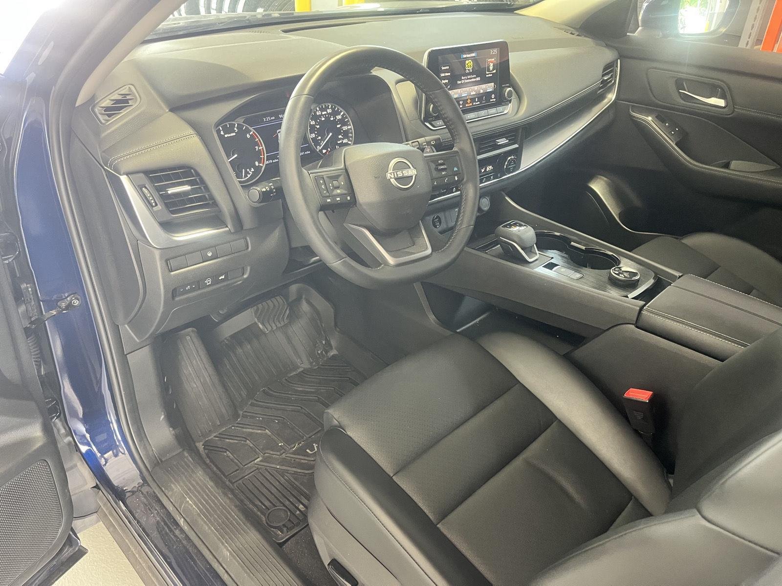 Used 2025 Deep Ocean Blue Pearl Nissan SV image 11
