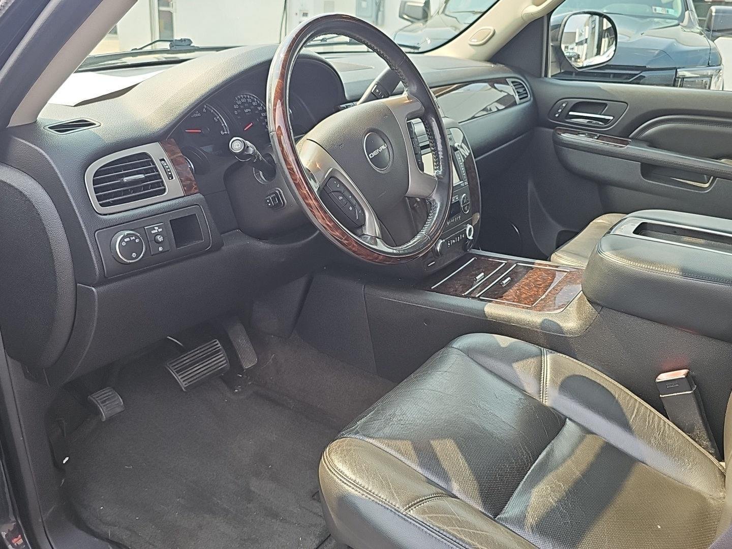 Used 2014 Onyx Black GMC Denali image 7
