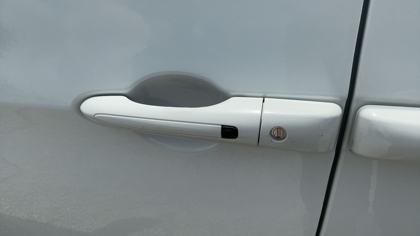 Used 2019 White Chrysler LX image 20