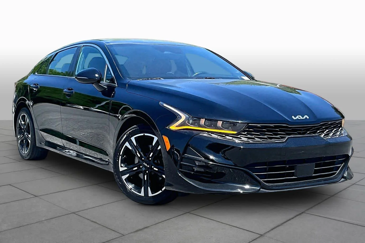 Used 2022 Ebony Black Kia GT-Line image 3