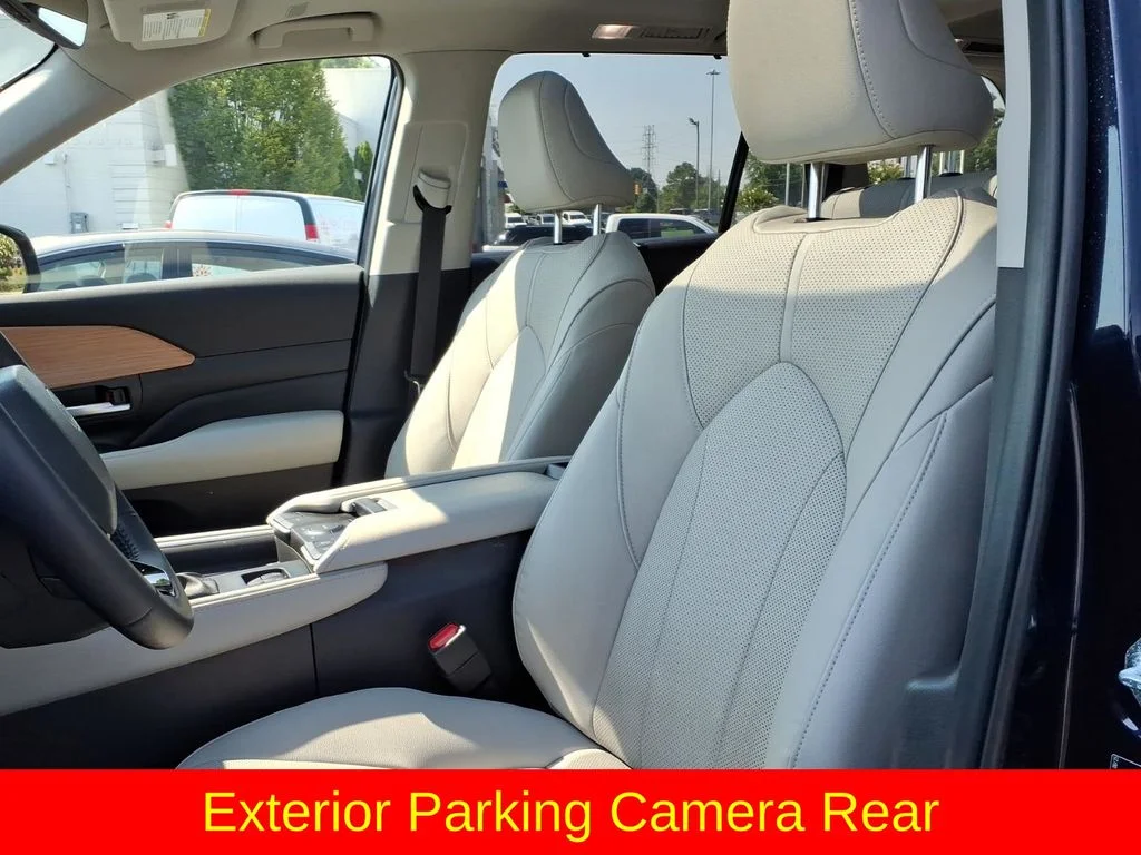 Used 2025  Toyota Limited image 20