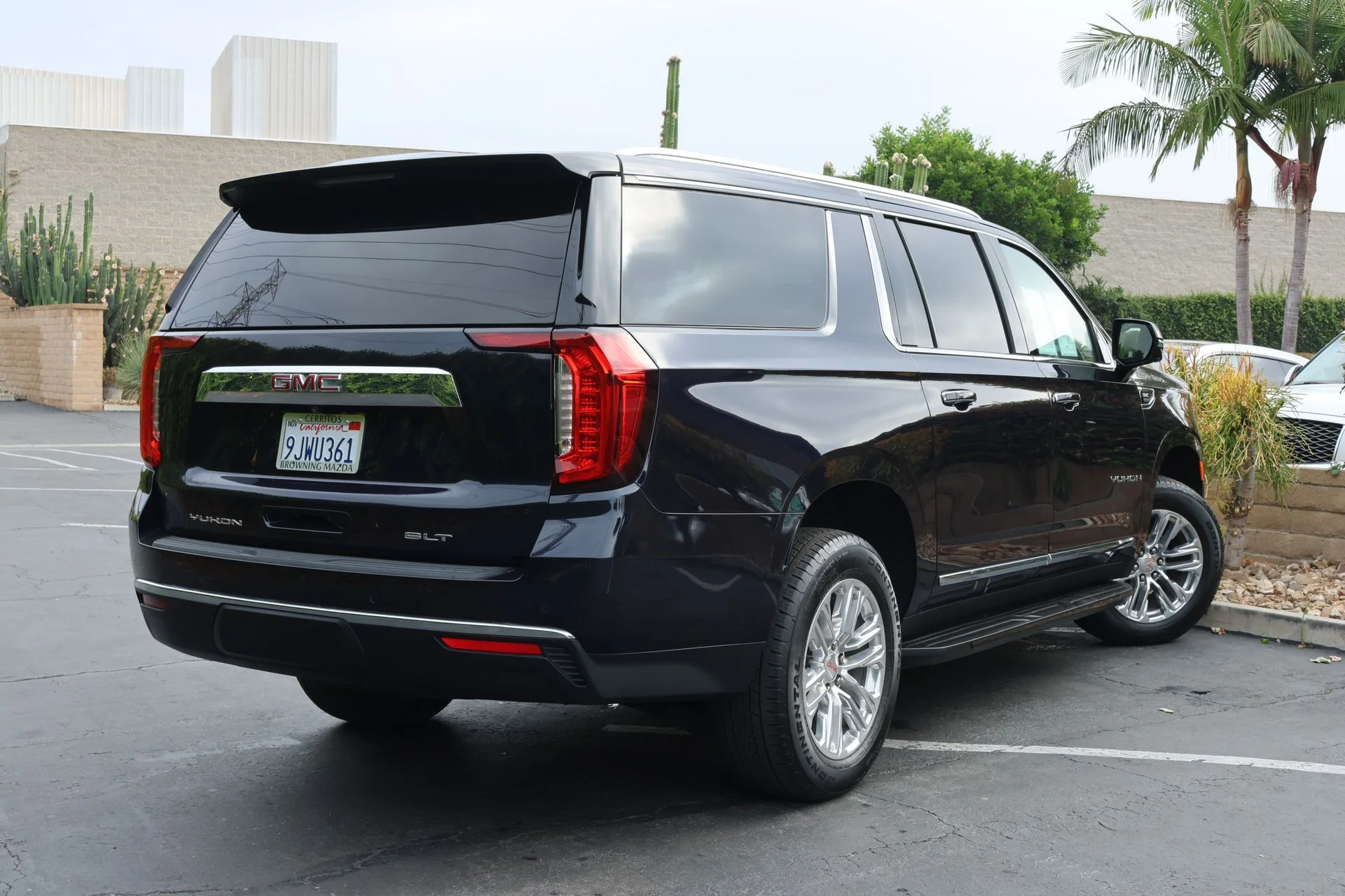Used 2023 Blue GMC SLT image 2