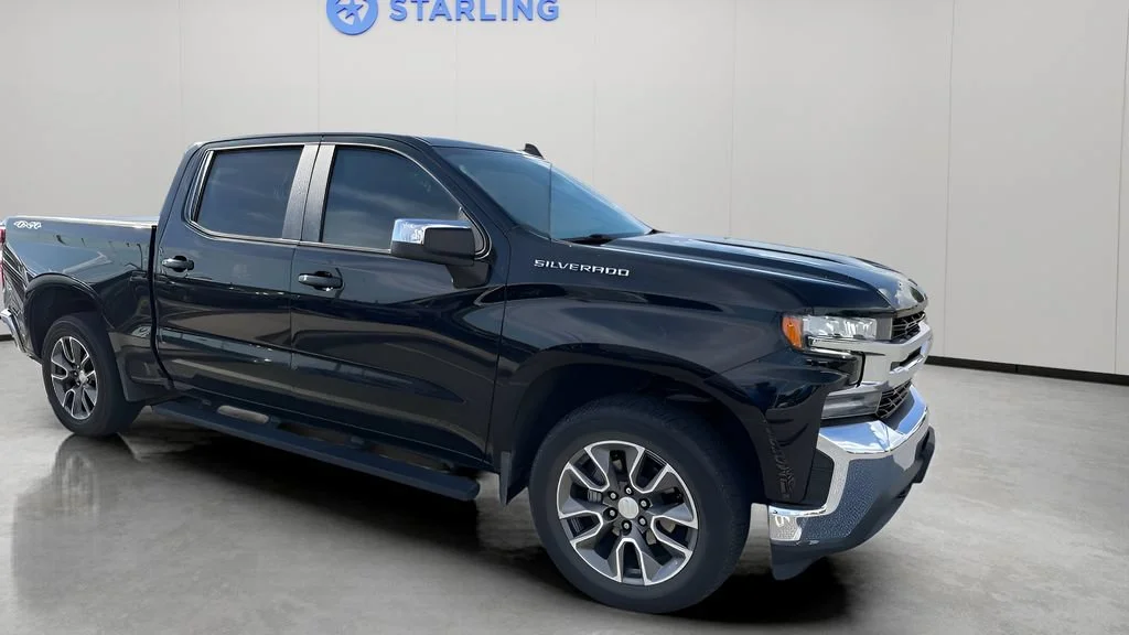 Used 2019 BLACK Chevrolet LT image 2