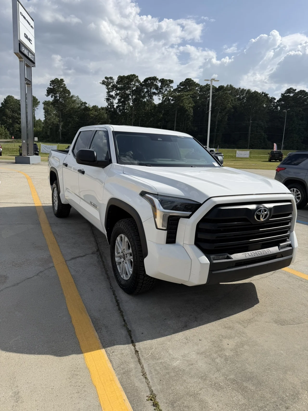 Used 2023 White Toyota SR5 image 3