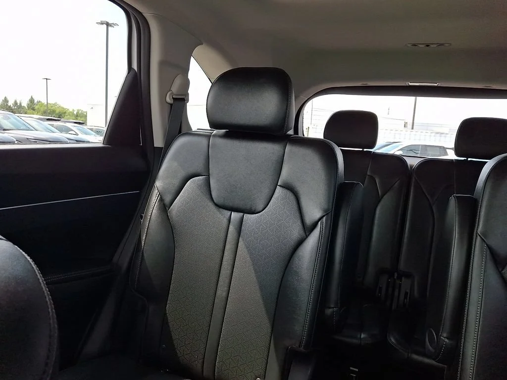 Used 2022 White Kia X-Line EX image 19