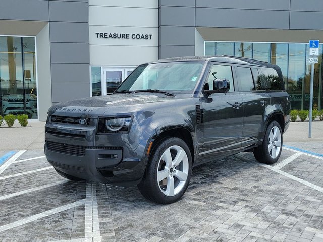 2026 Land Rover Defender 130 X-Dynamic SE