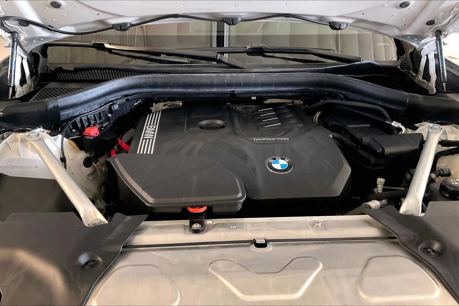 Used 2024 Mineral White Metallic BMW sDrive30i image 28