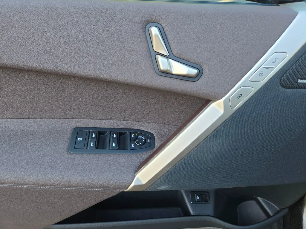 Used 2023 Oxide Gray Metallic BMW xDrive50 image 23