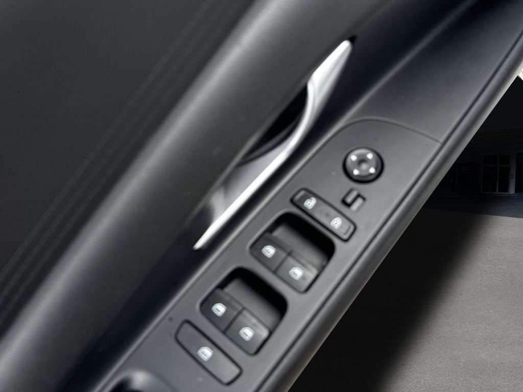 2022 Hyundai Elantra Blue - Photo 36
