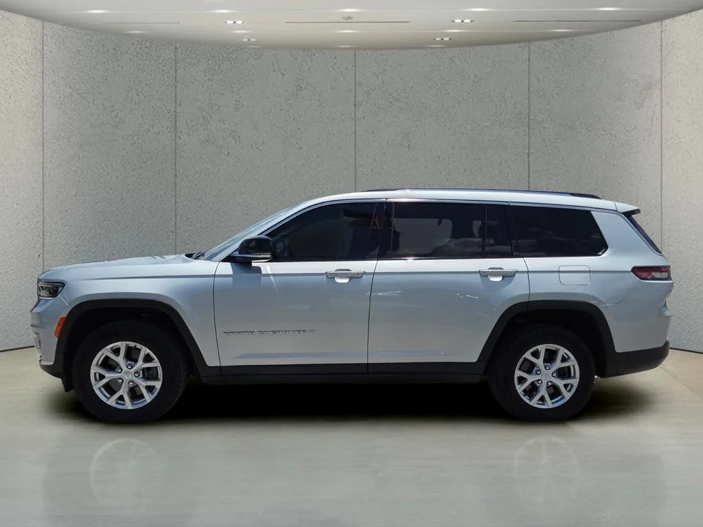 Certified Used 2023 Silver Zynith Jeep Limited image 9