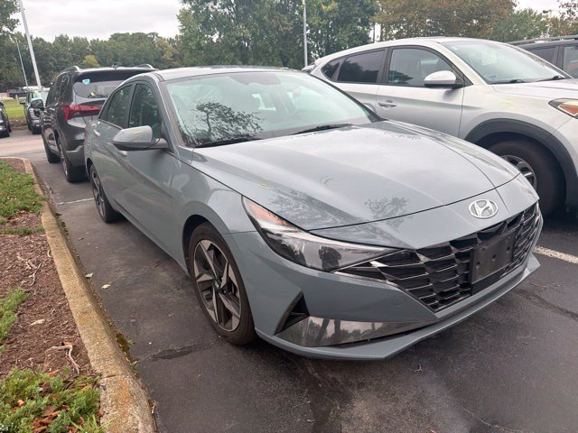 Used 2023 Electric Hyundai Limited image 11