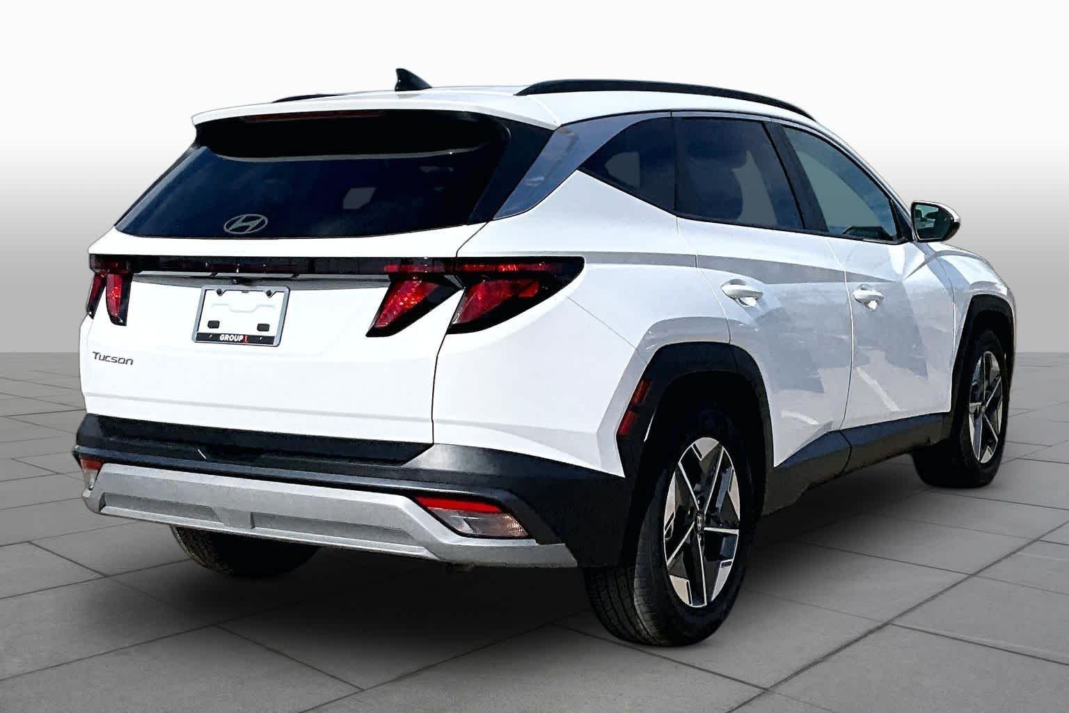 Used 2025 Serenity White Pearl Hyundai SEL image 12