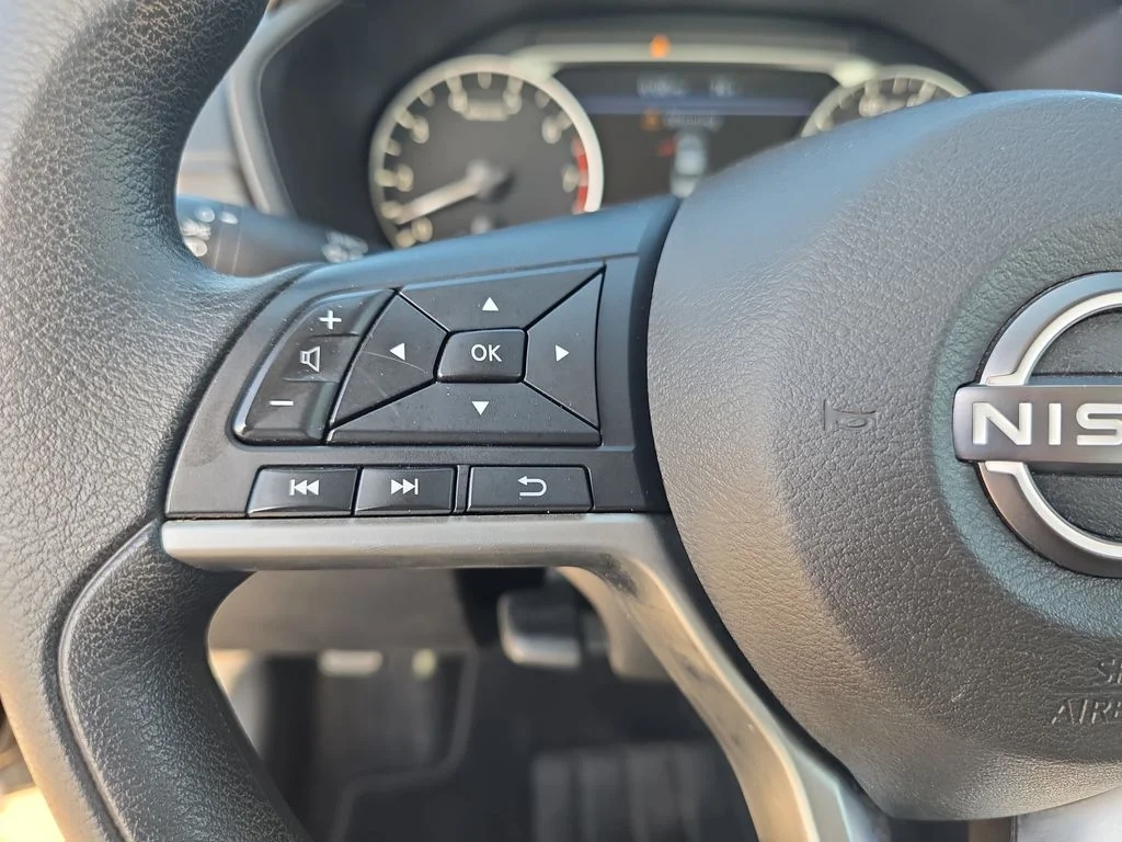Used 2024  Nissan 2.5 SV image 17