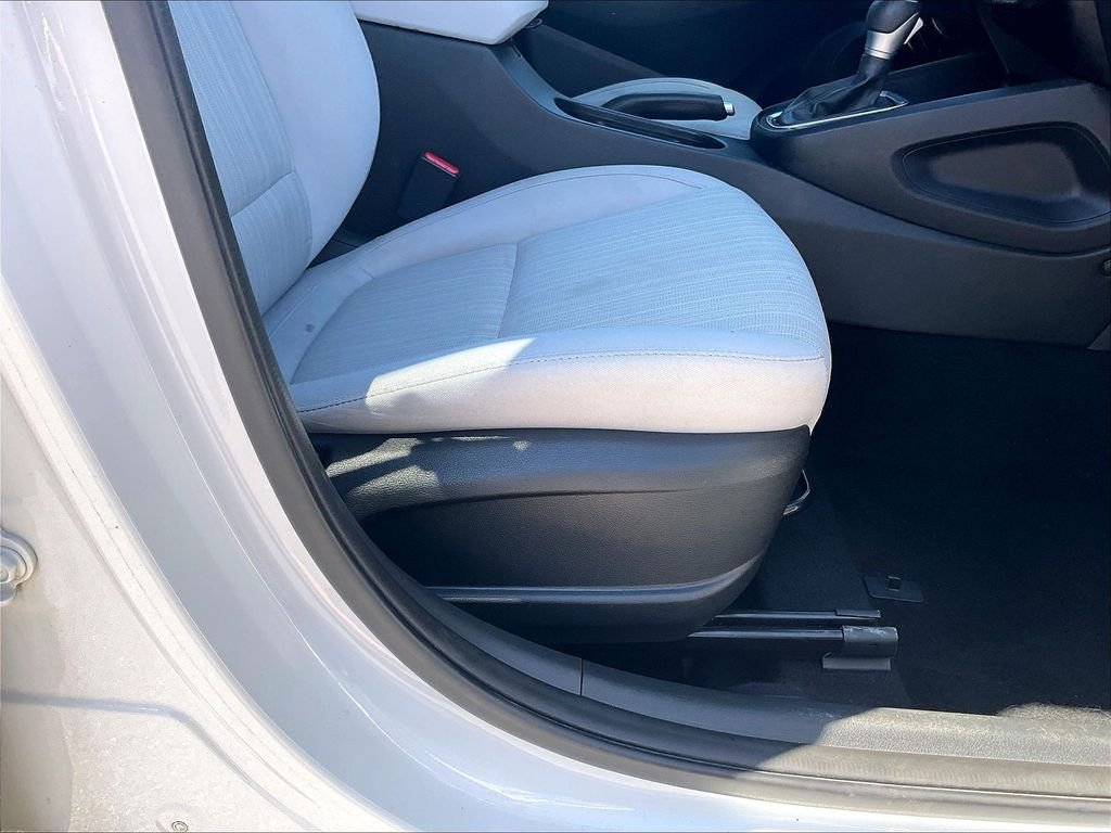 Used 2023 White Hyundai SEL image 34
