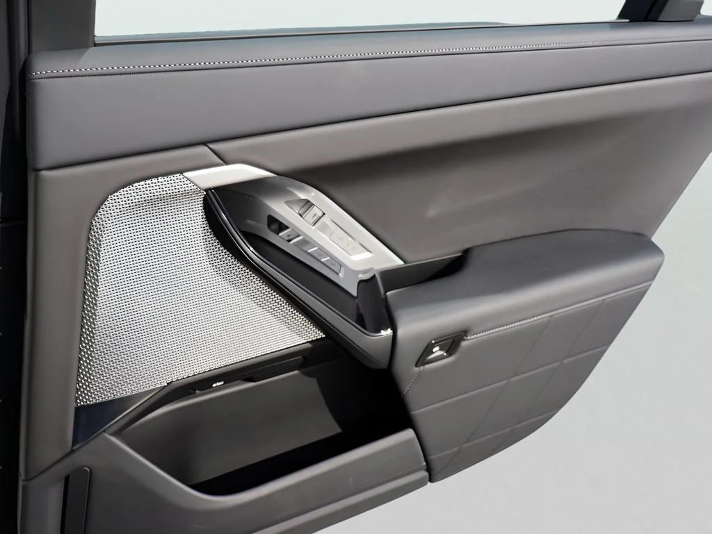 2025 BMW 7 Series 740i - Photo 16
