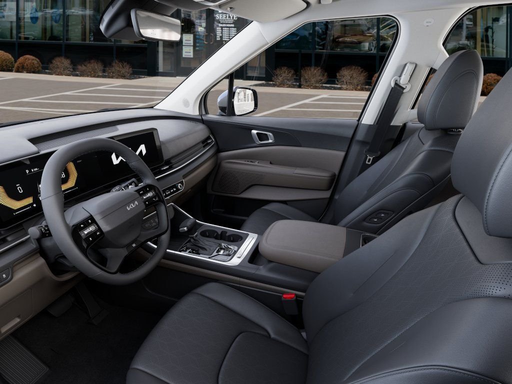 New 2027 Snow White Pearl Kia EX image 17