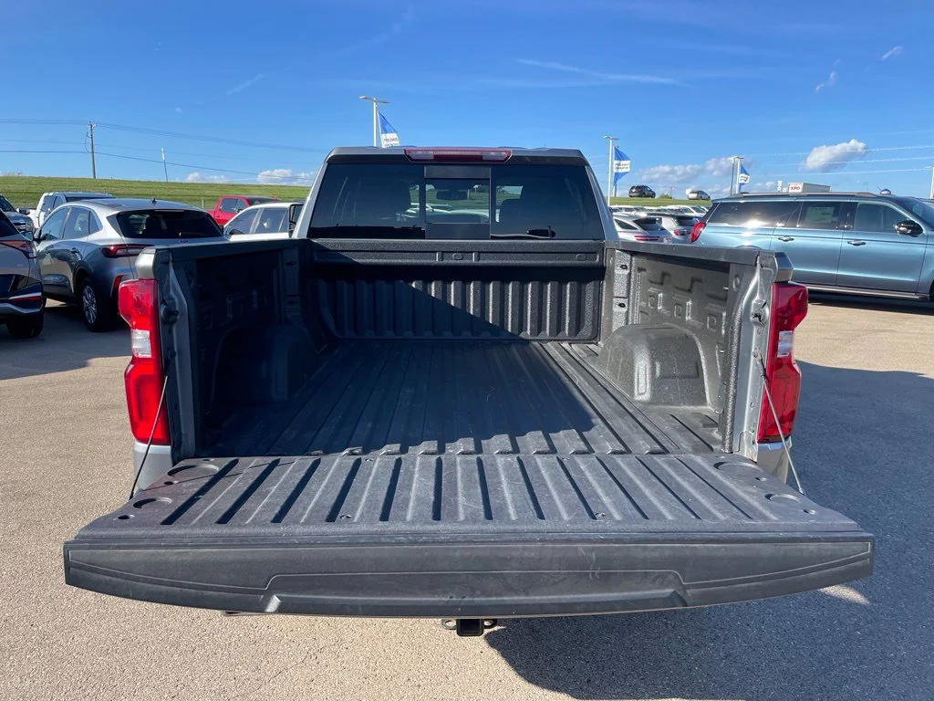 Used 2021 Gray Chevrolet RST image 27