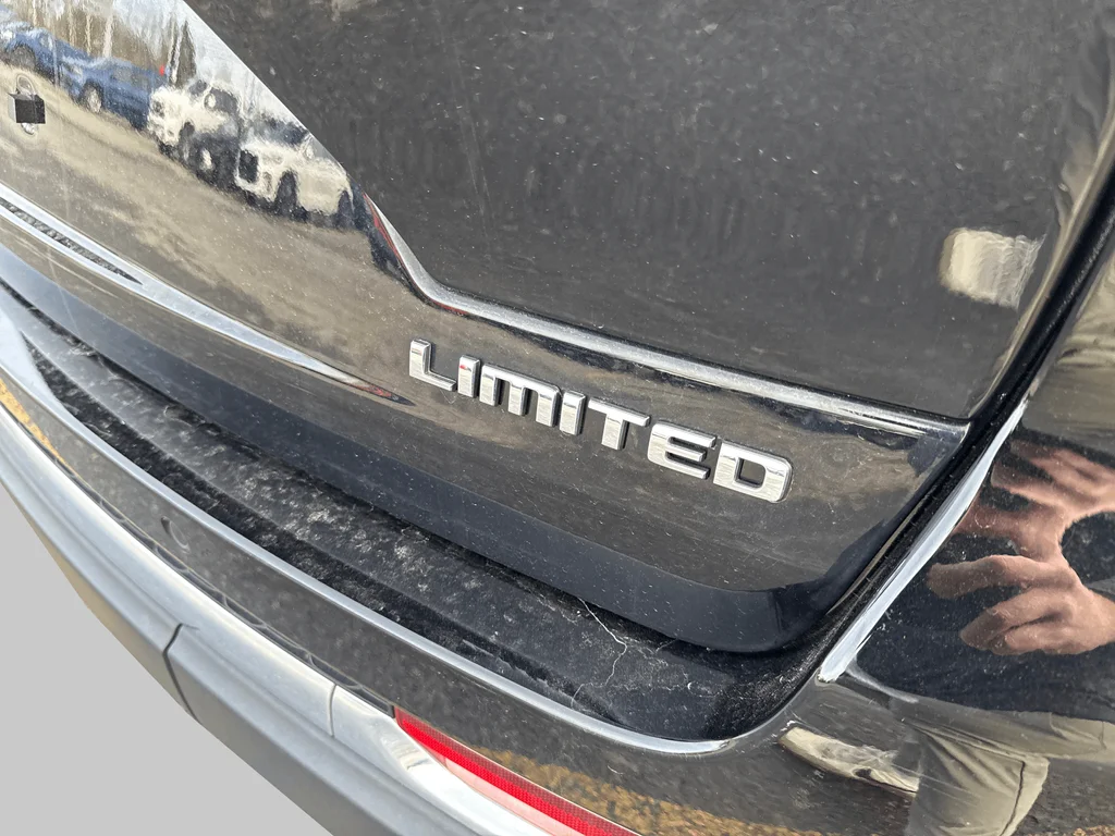 Used 2023 Black Jeep Limited image 10