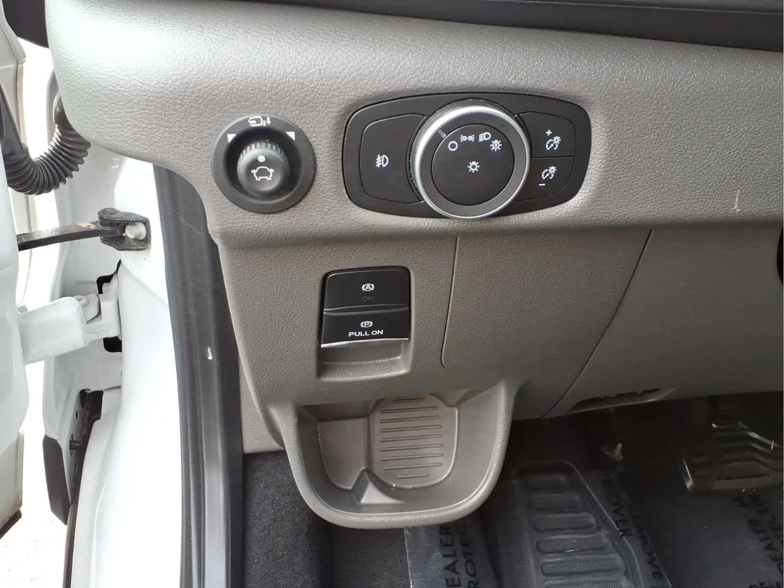 Used 2025 Oxford White Ford XLT image 15