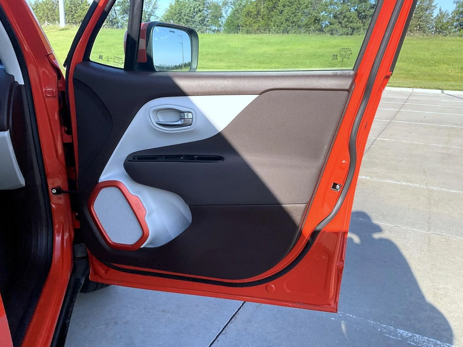 Used 2017 Orange Jeep Latitude image 16