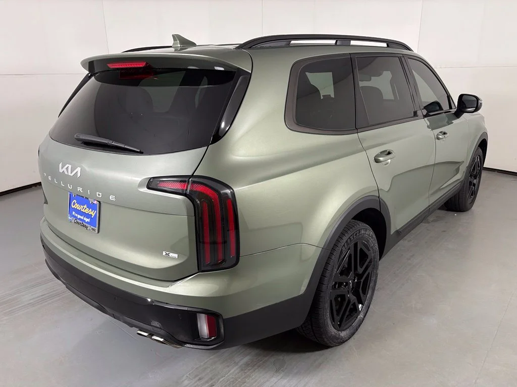 Used 2024 Green Kia EX X-Line image 9