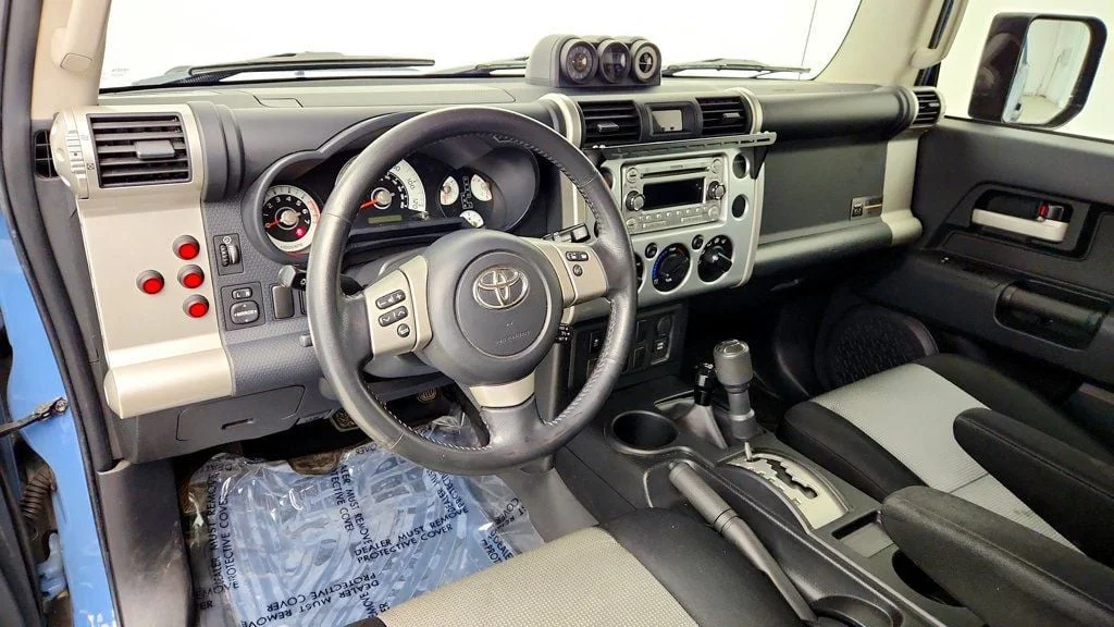 Used 2014 Heritage Blue Toyota 4WD 4dr Automatic image 11