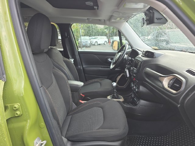 2016 Jeep Renegade 75th Anniversary Edition - Photo 11