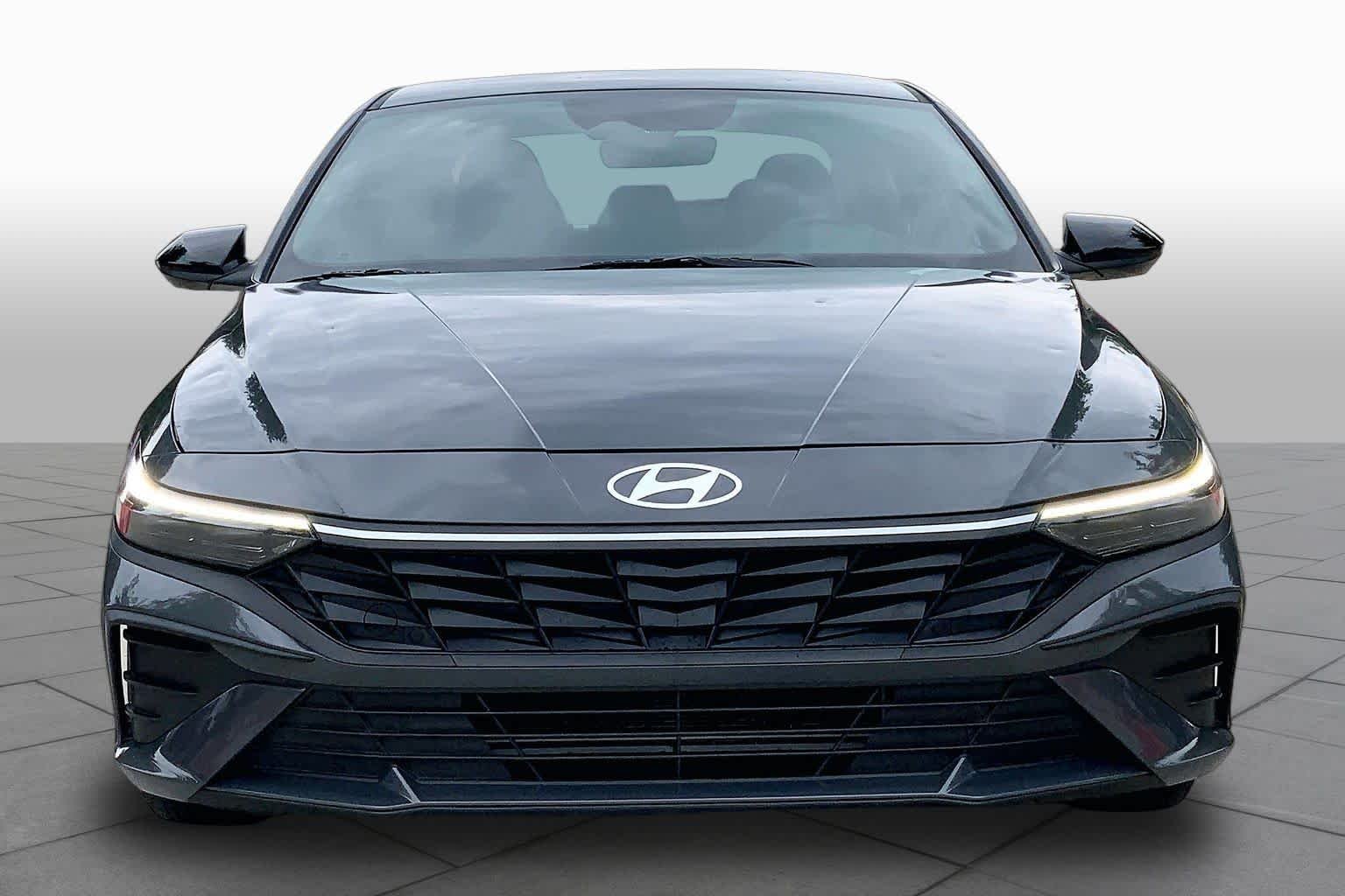 Certified Used 2025 Ecotronic Gray Hyundai SEL Sport image 4