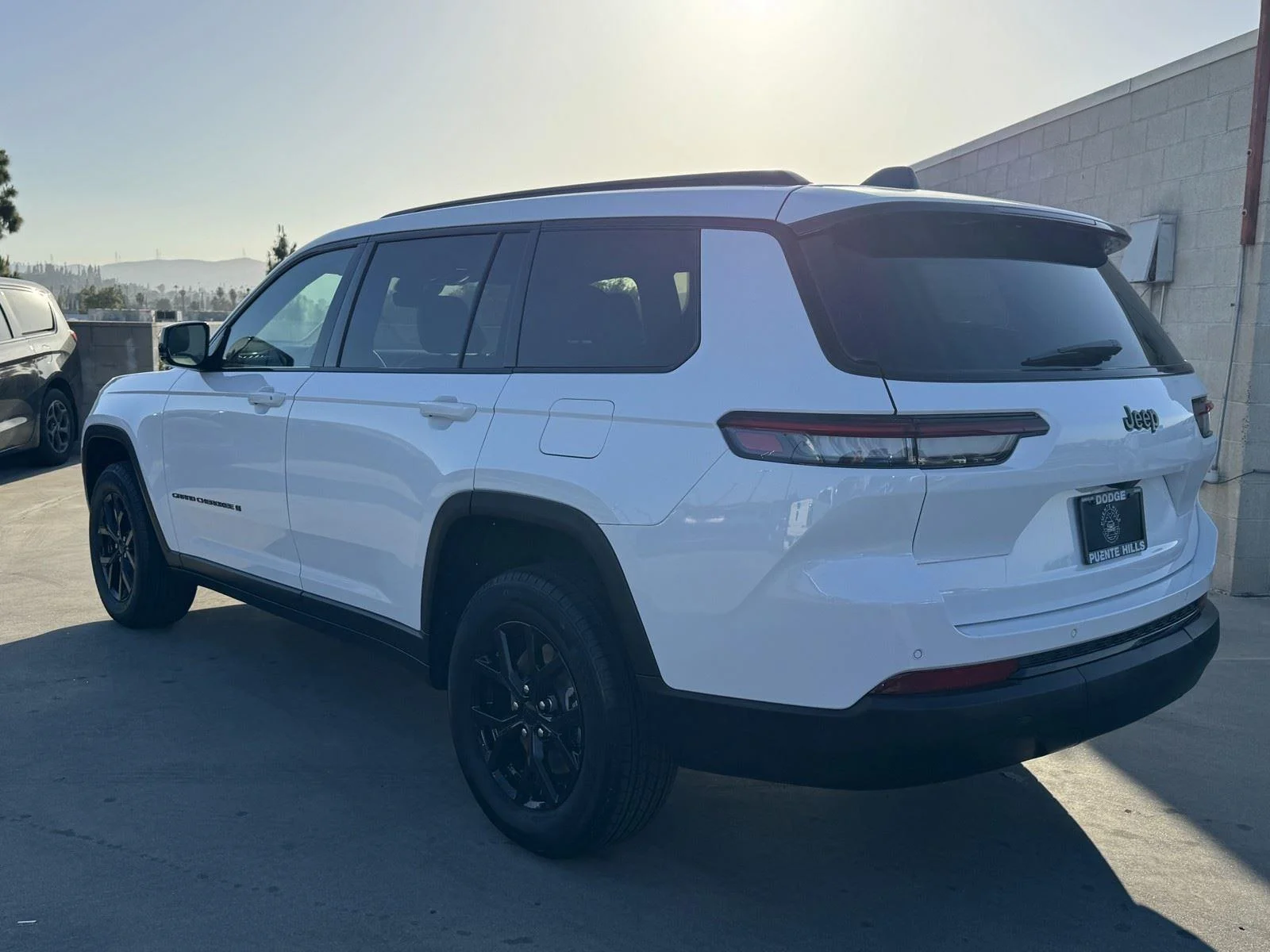 Certified Used 2025 Bright White Clearcoat Jeep Altitude X image 4
