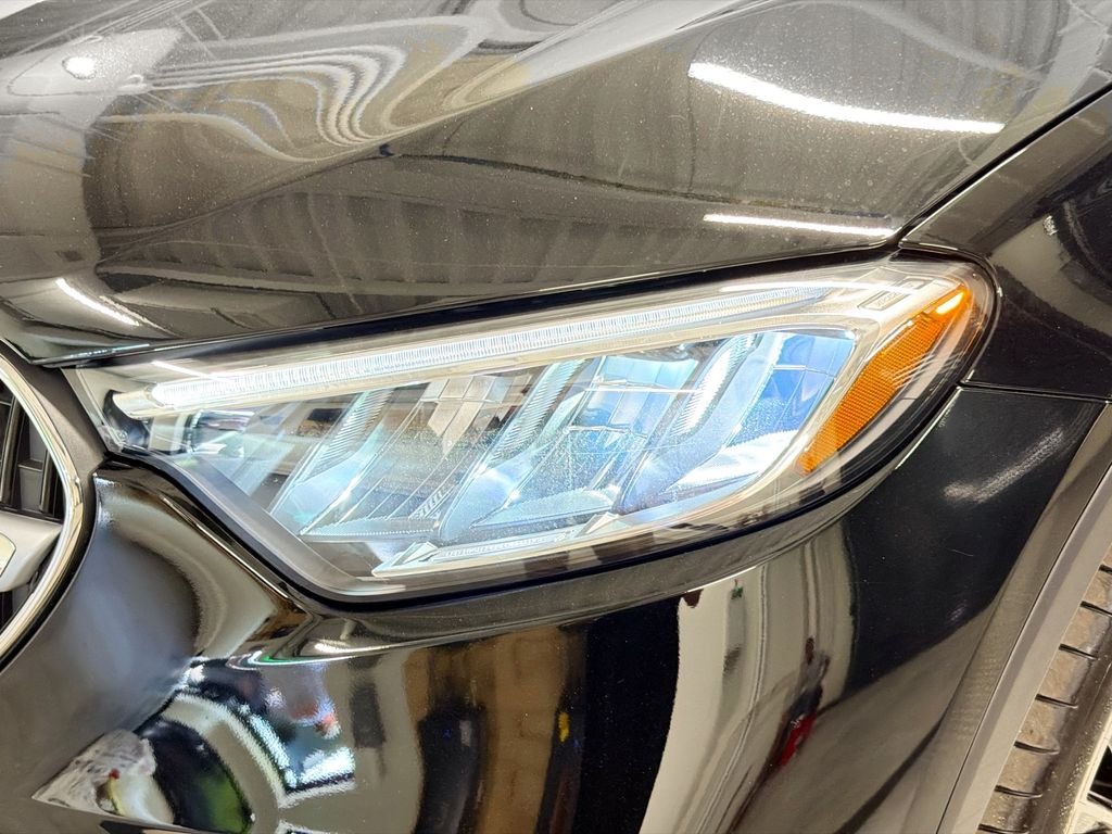 Used 2025 Black Mercedes-Benz GLC 300 image 32