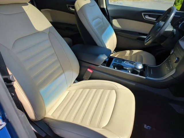 Used 2020 Blue Ford SEL image 34