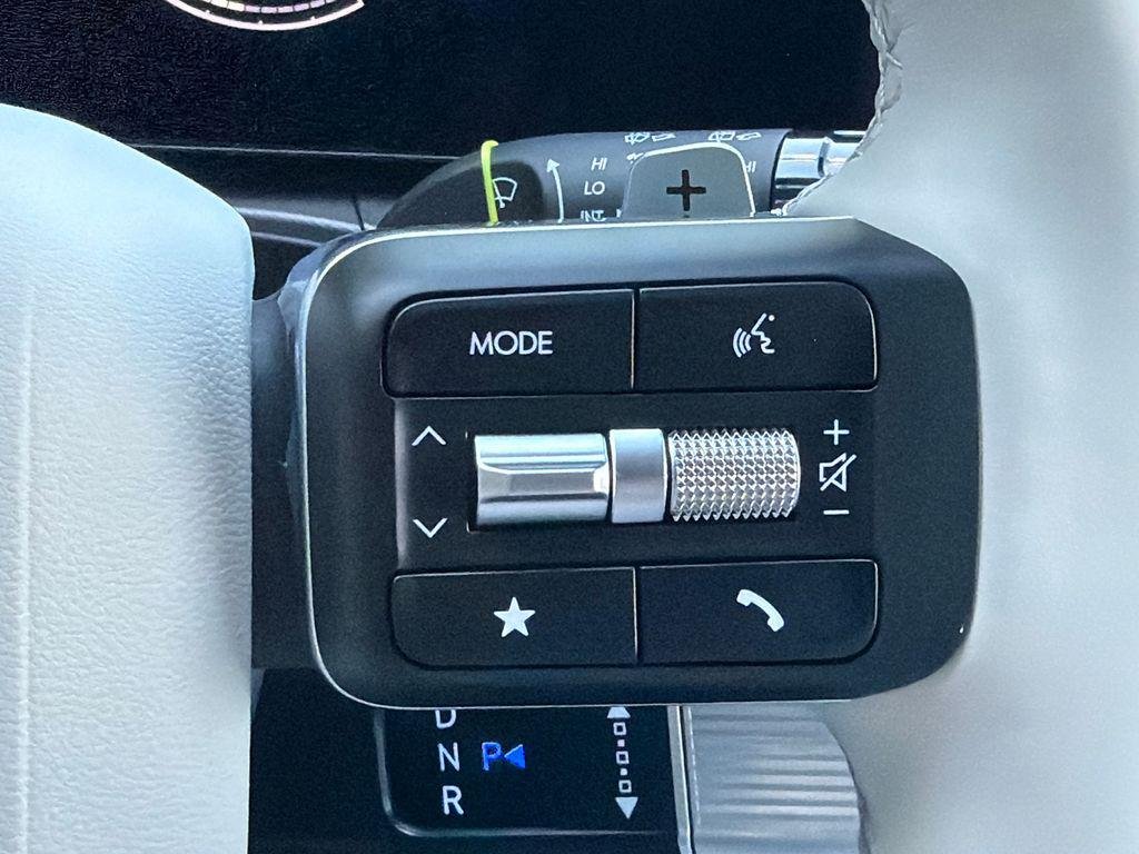 New 2027 Gray Hyundai SE FWD image 26