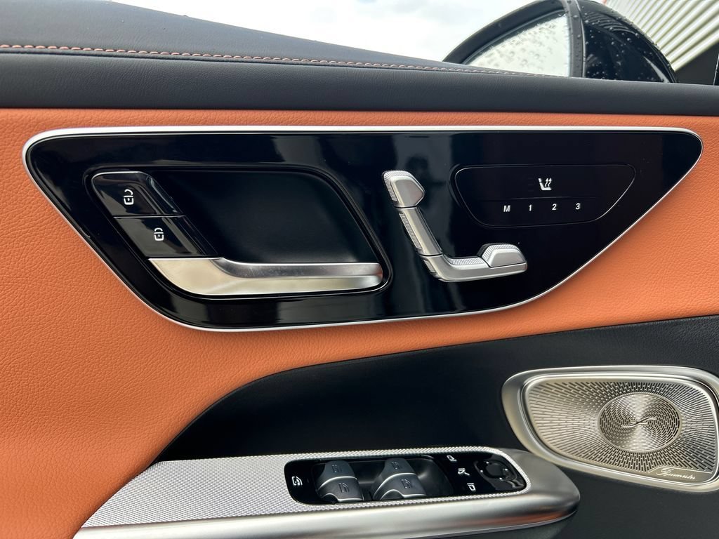 New 2027 Polar White Mercedes-Benz GLC 300 image 47