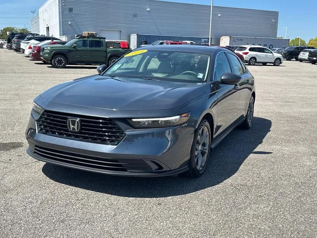 Used 2024  Honda EX image 9