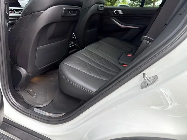 Used 2023 White BMW sDrive40i image 21