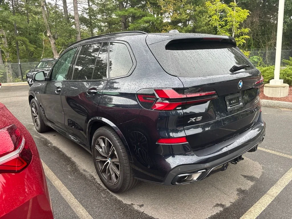 Certified Used 2025 Carbon Black Metallic BMW xDrive40i image 4